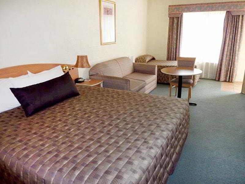 Best Western Coachman'S Inn Motel Bathurst Room photo